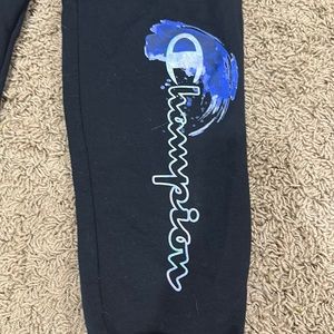 Champion sweats! Size medium! Black with design!